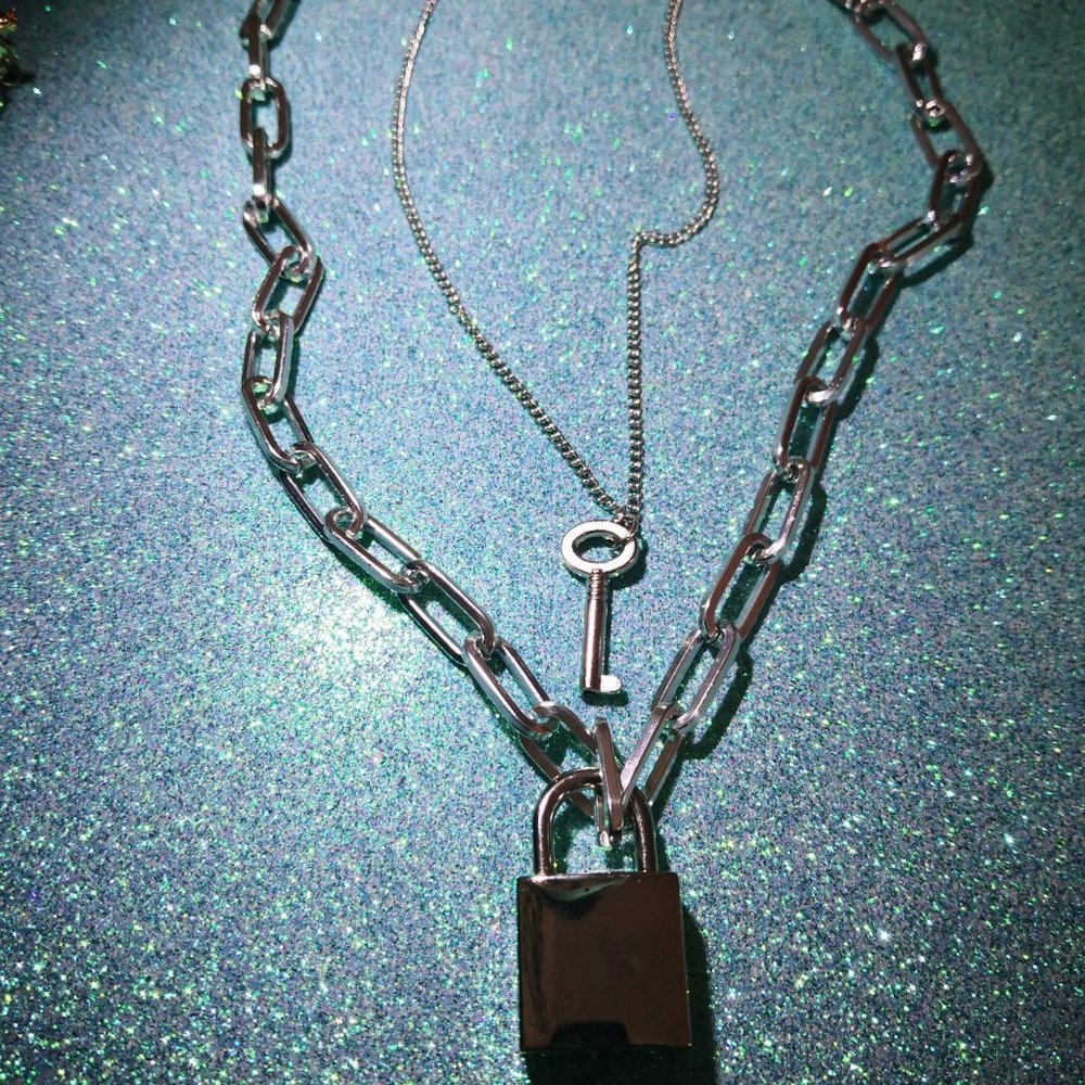 new! Trendy Key Lock Pendant Necklace